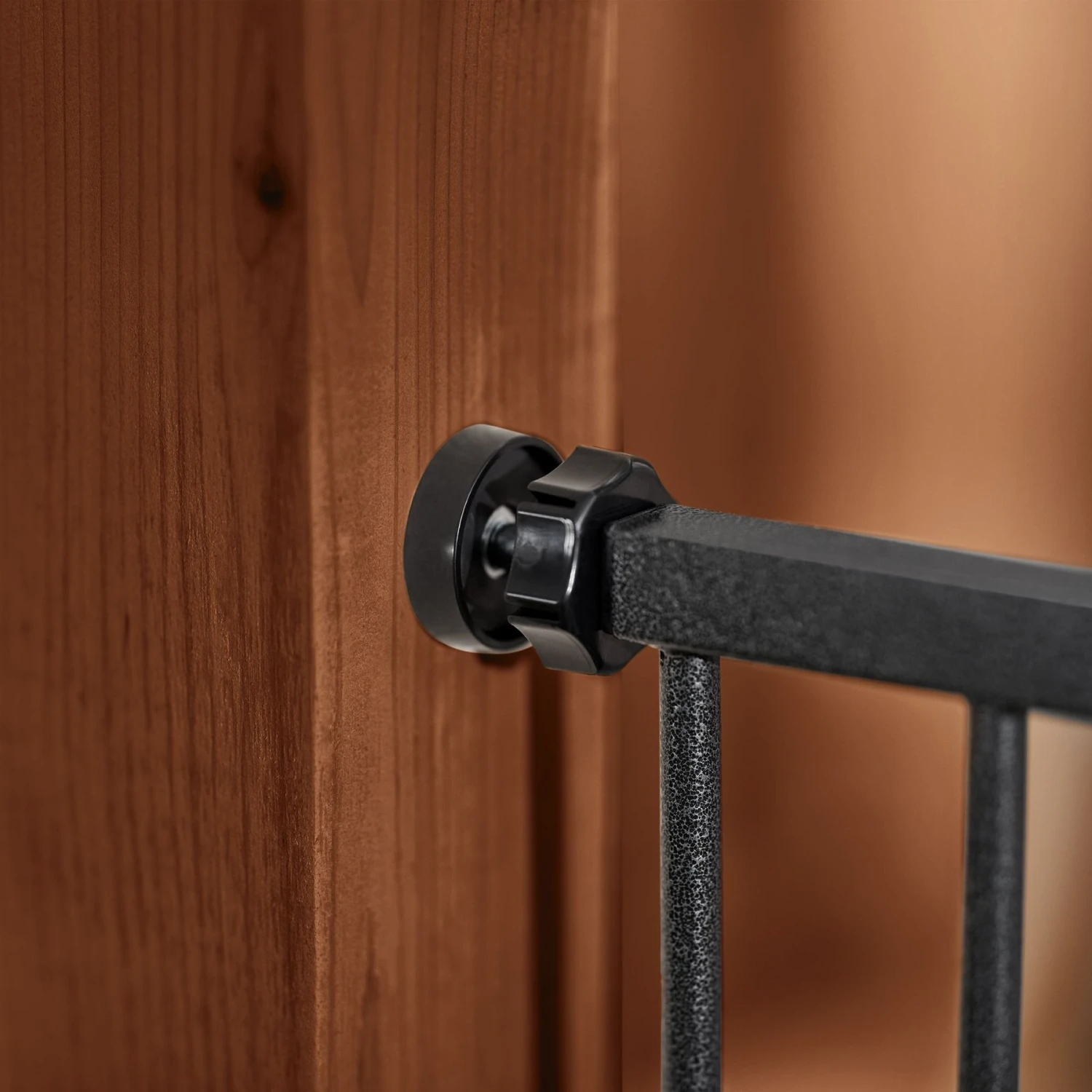 Frisco Outdoor Steel Arch Extra Wide Auto-Close Dog Gate - Image 5