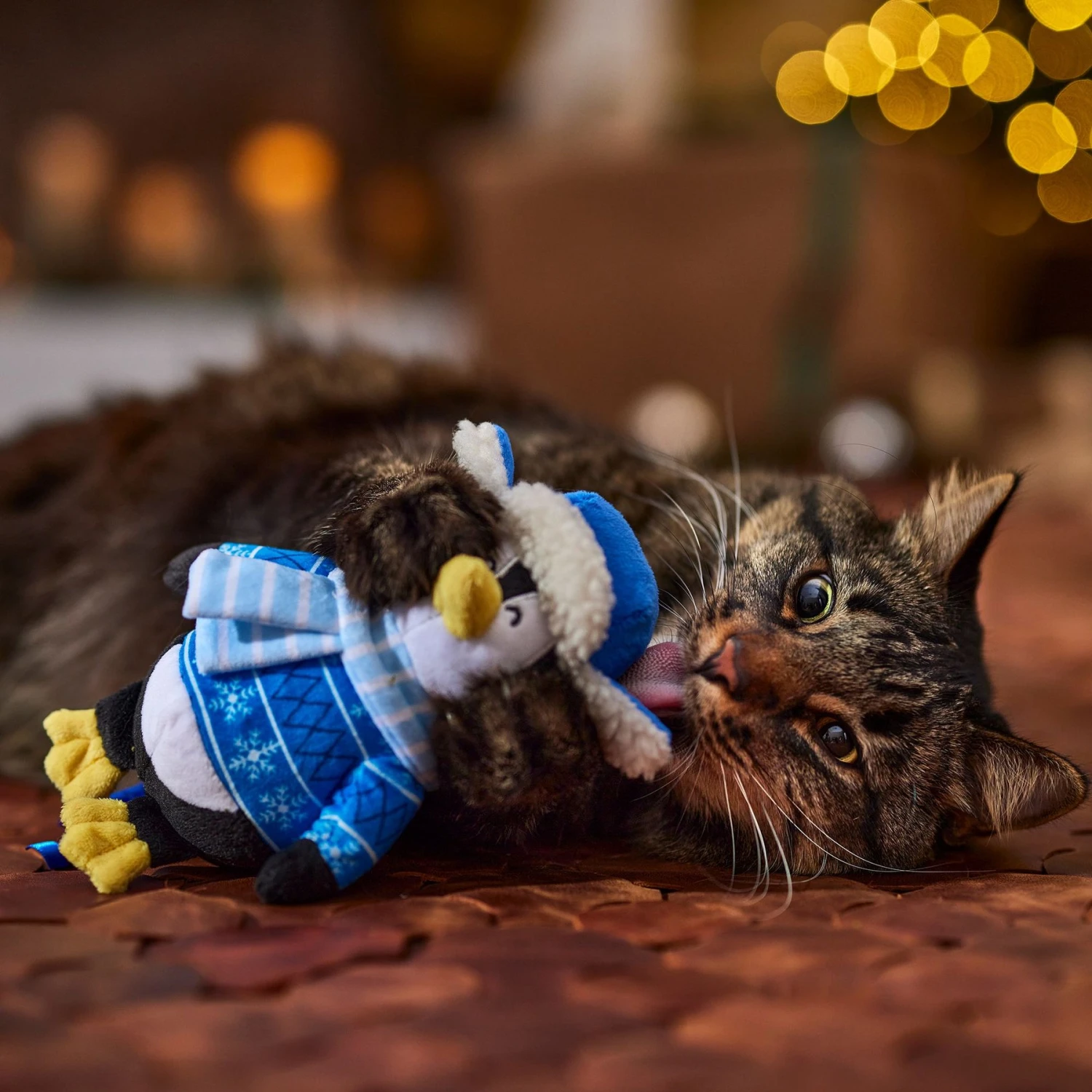 Frisco Holiday Penguin Plush Kicker Cat Toy With Catnip - Image 3